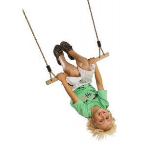 Drewniany drążek - trapez na plac zabaw